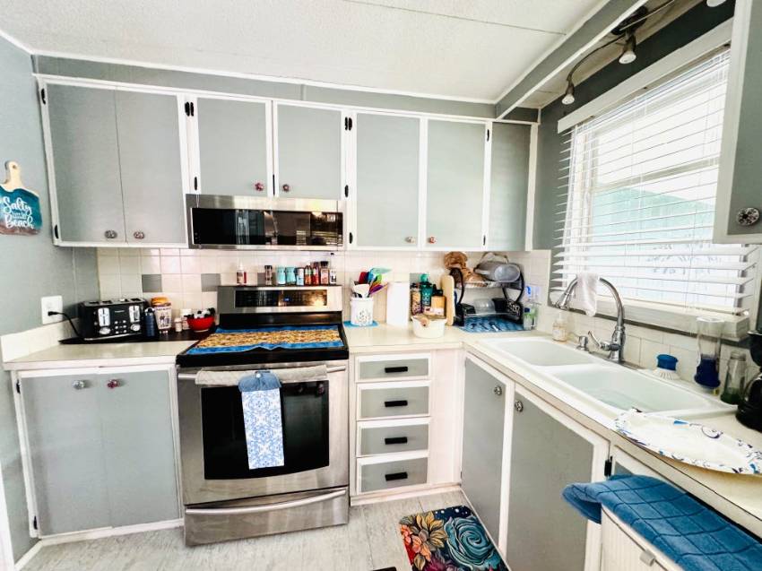 85 Gasparilla Pass a Winter Haven, FL Mobile or Manufactured Home for Sale